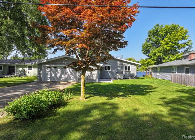 Property at 3558 Windwheel Point Dr, Hamburg Township, MI 48169, 3 beds, 2 baths
