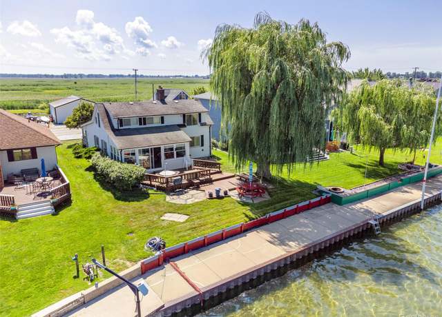 Property at 8107 Anchor Bay Dr, Clay, MI 48001, 3 beds, 2.5 baths