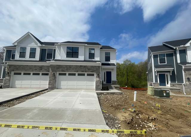Property at 5340 Trail Vista Dr, West Bloomfield, MI 48323, 3 beds, 2.5 baths