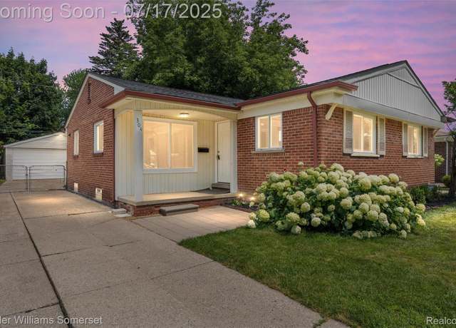 Property at 304 W La Salle Ave, Royal Oak, MI 48073, 3 beds, 2.5 baths