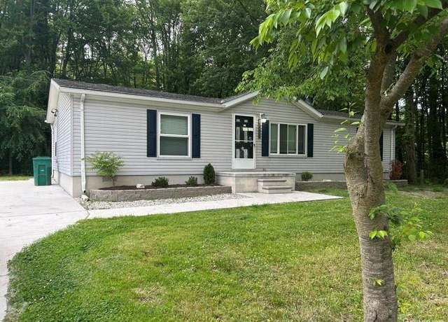 Property at 27665 Hiller St, Harrison Township, MI 48045, 3 beds, 2 baths