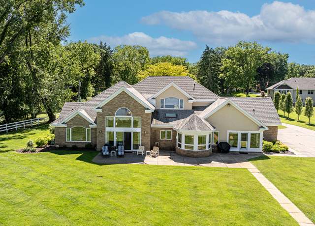 Property at 5527 S Jackson Rd, Jackson, MI 49201, 4 beds, 3.5 baths
