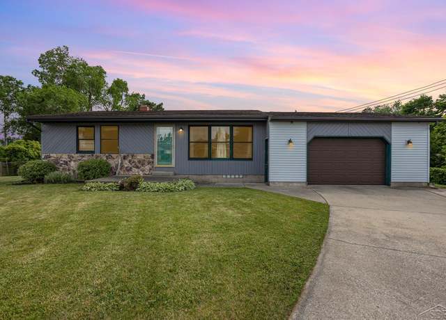 Property at 1300 Lisk Dr, Bay City, MI 48708, 3 beds, 2 baths
