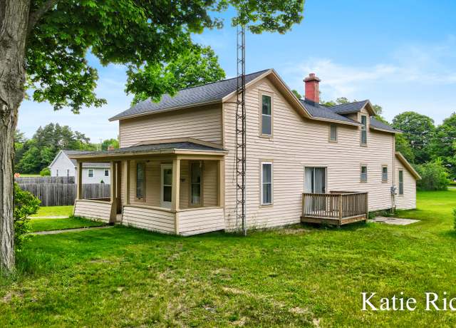 Property at 8974 Park St, Montague, MI 49437, 5 beds, 1 bath