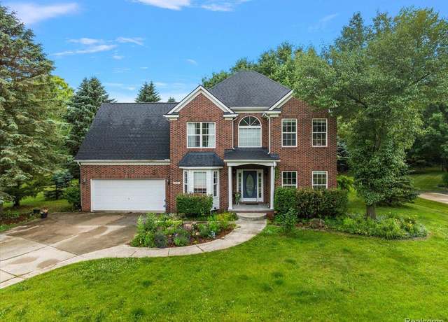 Property at 3594 Olde Dominion Dr, Brighton, MI 48114, 4 beds, 2.5 baths