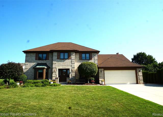 Property at 19230 Augusta Ct, Livonia, MI 48152, 4 beds, 2.5 baths