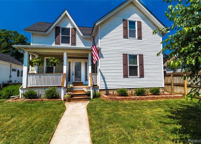 Property at 835 N Main St, Lapeer, MI 48446, 3 beds, 3.5 baths