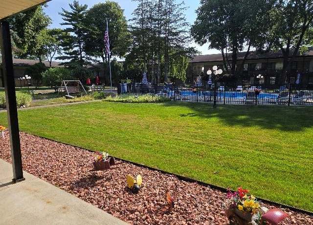 Property at 995 North Cass Lake Rd #142, Waterford, MI 48328, 1 bed, 1 bath