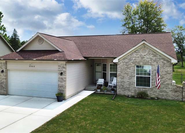 Property at 2352 Shadycroft Dr, Burton, MI 48519, 3 beds, 2 baths