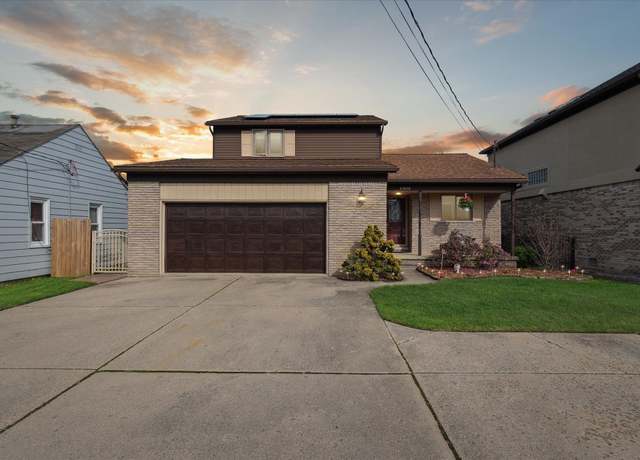 Property at 45850 Edgewater Dr, Chesterfield, MI 48047, 4 beds, 2 baths