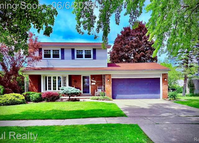 Property at 29902 Lyndon St, Livonia, MI 48154, 3 beds, 2.5 baths