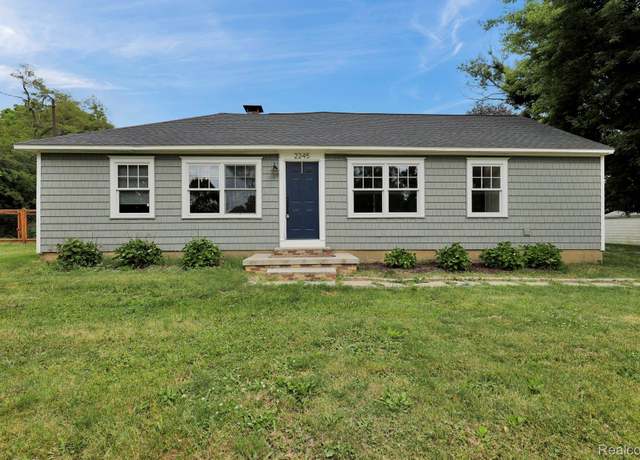 Property at 2245 Lodge Rd, Flint, MI 48532, 2 beds, 2 baths