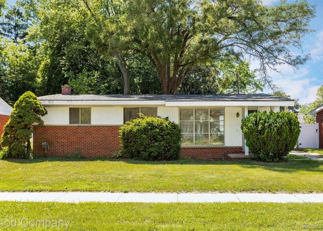 Property at 2931 N Main St, Royal Oak, MI 48073, 3 beds, 1.5 baths