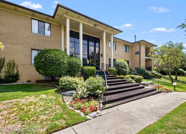 Property at 31915 W 14 Mile Rd #247, Farmington Hills, MI 48334, 2 beds, 2 baths
