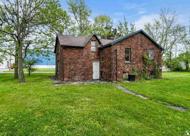 Property at 5650 Sylvia St, Dearborn Heights, MI 48125, 3 beds, 1 bath