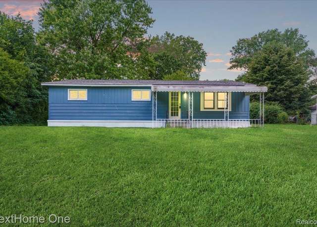 Property at 612 Red Oaks Dr, Howell, MI 48843, 3 beds, 1.5 baths