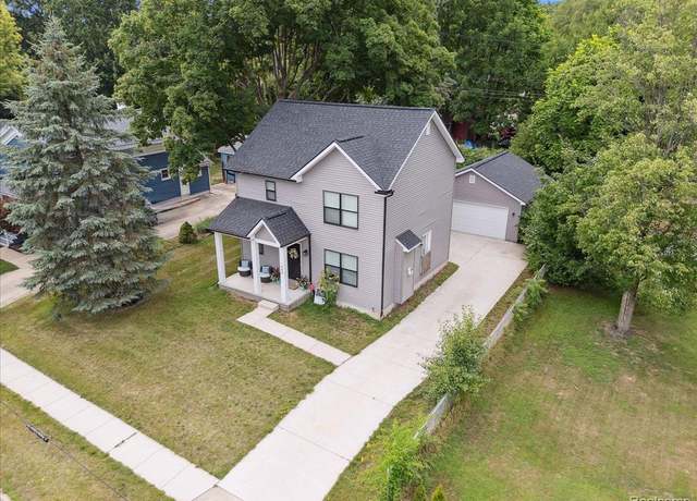 Property at 440 Livingston St, Howell, MI 48843, 3 beds, 2 baths