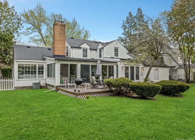 Property at 6171 S Main St, Clarkston, MI 48346, 3 beds, 2 baths