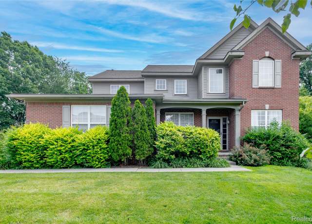 Property at 1884 Autumn Glen Dr, Howell, MI 48843, 4 beds, 2.5 baths