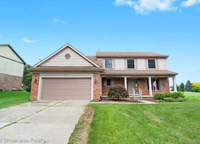 Property at 6416 Golf View Dr, Waterford, MI 48346, 4 beds, 2.5 baths