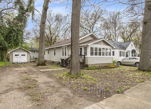 Property at 4919 Buchanan Ave SW, Wyoming, MI 49548, 2 beds, 1 bath