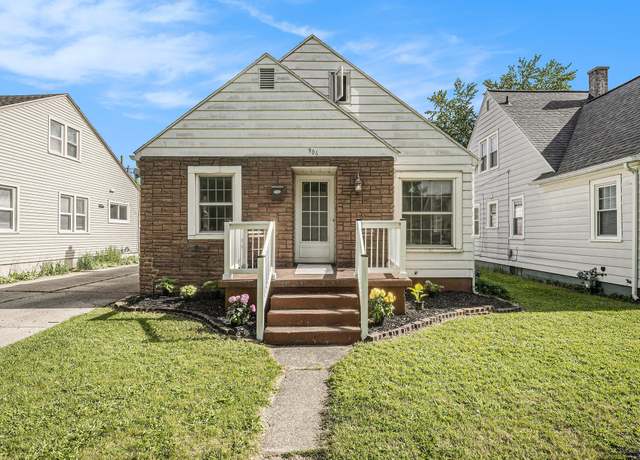 Property at 906 Lake Michigan Dr NW, Grand Rapids, MI 49504, 3 beds, 1 bath