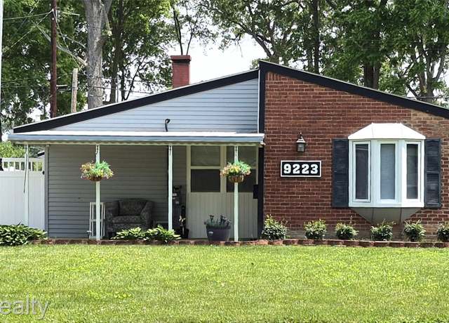 Property at 9223 Polk St, Taylor, MI 48180, 3 beds, 1 bath