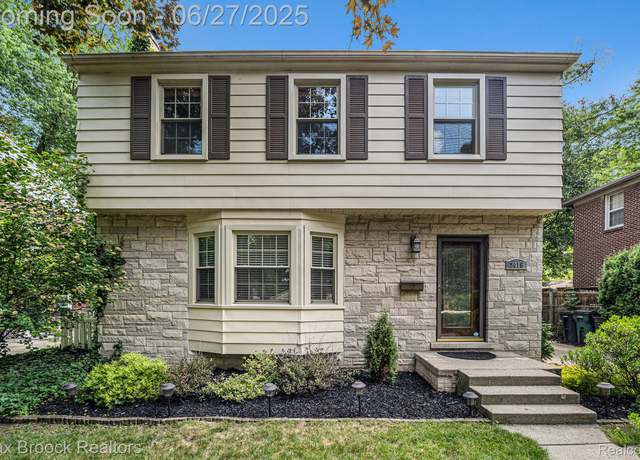 Property at 2416 Elmhurst Ave, Royal Oak, MI 48073, 4 beds, 2.5 baths
