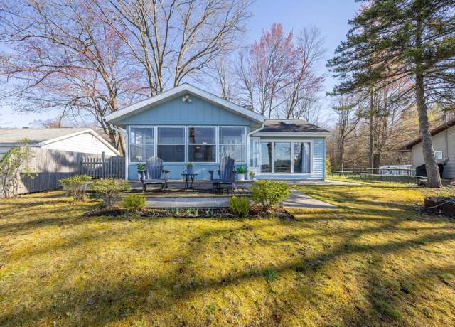 Property at 10401 N Chippewa Dr, Evart, MI 49631, 2 beds, 2 baths