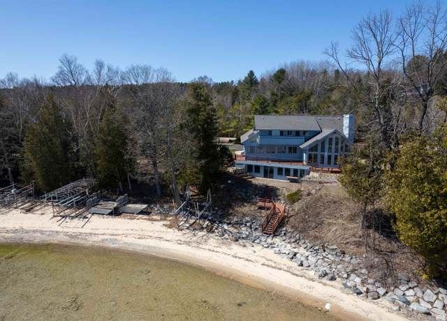 Property at 14088 Bluff Rd, Traverse City, MI 49686, 5 beds, 3.5 baths