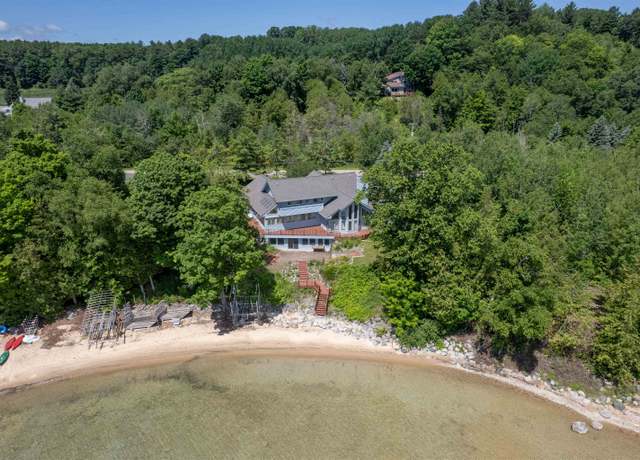 Property at 14088 Bluff Rd, Traverse City, MI 49686, 5 beds, 3.5 baths