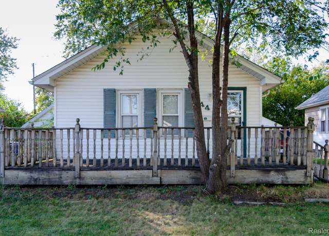 Property at 44 W End Ave, Waterford, MI 48328, 2 beds, 1 bath