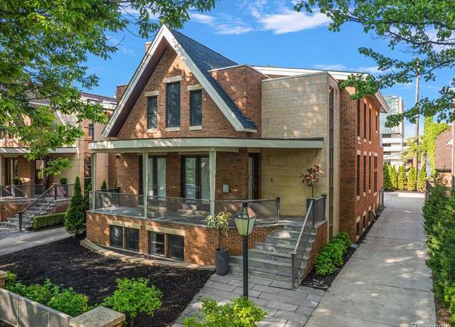 Property at 647 Ann St, Birmingham, MI 48009, 4 beds, 4.5 baths