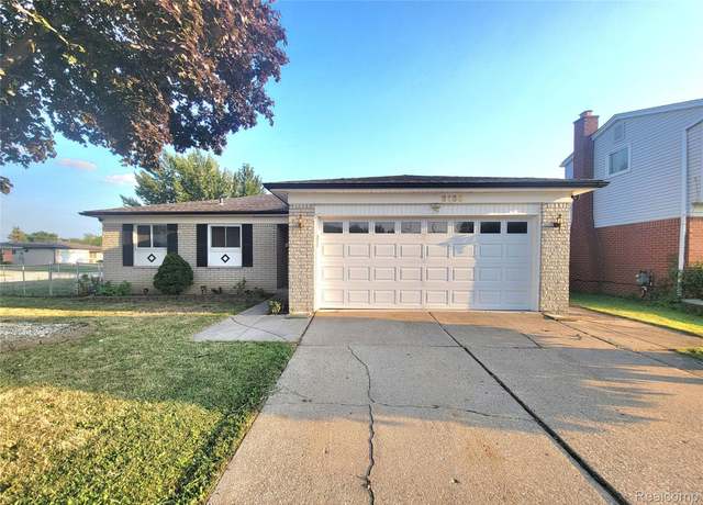 Property at 3136 Alden Dr, Sterling Heights, MI 48310, 3 beds, 2.5 baths
