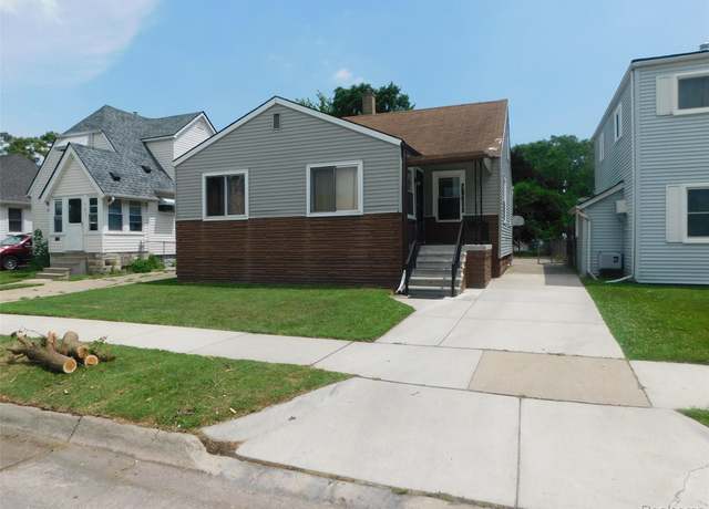 Property at 23074 Hazelwood Ave, Keego Harbor, MI 48030, 3 beds, 1 bath