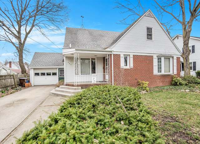 Property at 409 E Main St, Fremont, MI 49412, 4 beds, 2 baths