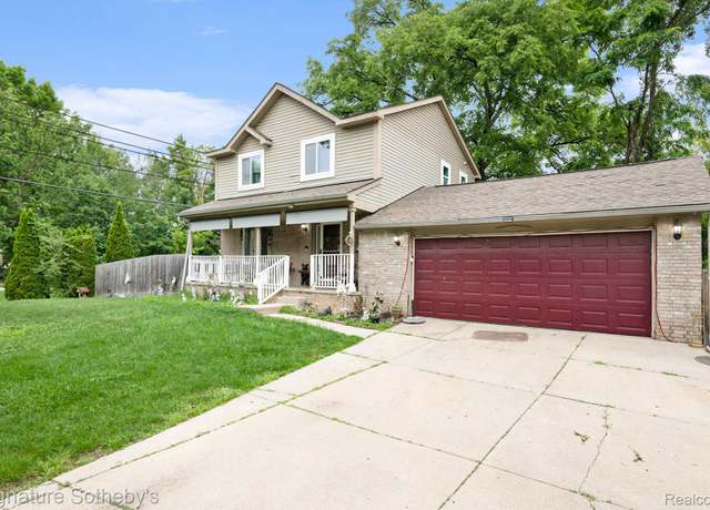 Property at 5184 Denwood St, Waterford, MI 48327, 3 beds, 2.5 baths
