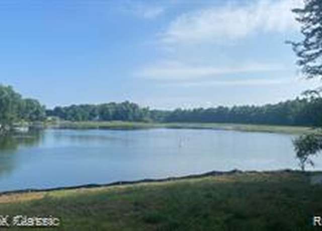 Property at 4087 Araby Ct, Highland, MI 48356, 3 beds, 3.5 baths