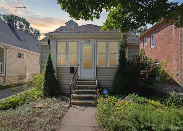 Property at 295 W Webster St, Ferndale, MI 48220, 2 beds, 1 bath
