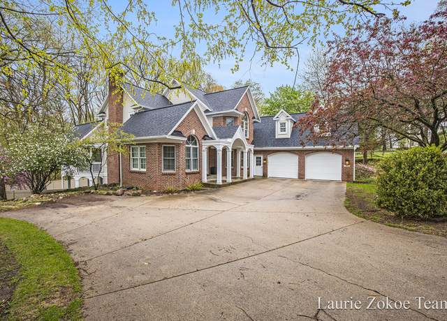 Property at 1345 White Oak Dr, Kalamazoo, MI 49008, 5 beds, 4 baths