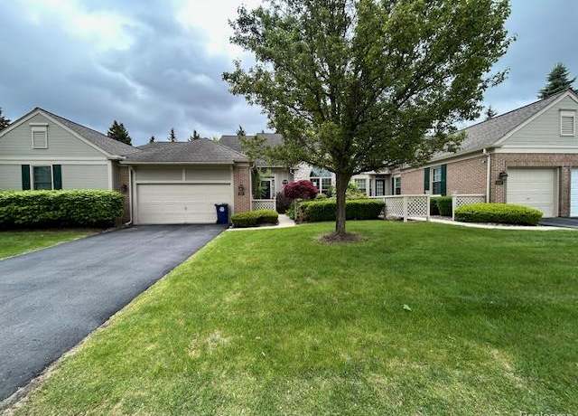 Property at 692 Brockmoor Ln, Bloomfield, MI 48304, 3 beds, 2.5 baths