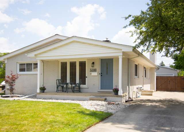 Property at 3208 Clawson Ave, Royal Oak, MI 48073, 3 beds, 2.5 baths
