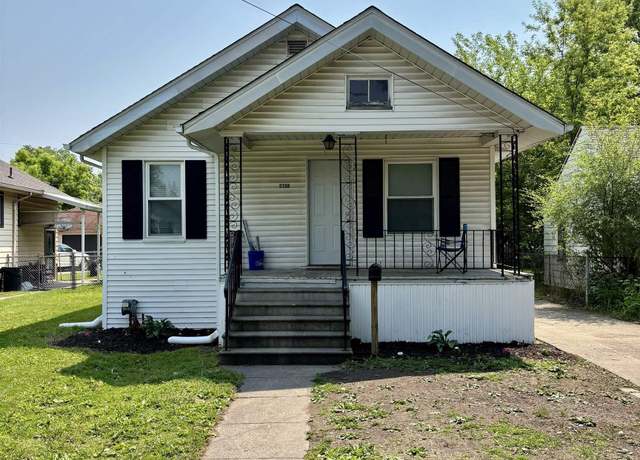 Property at 2138 N Clinton St, Saginaw, MI 48602, 3 beds, 1 bath