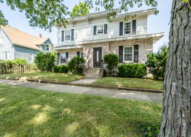 Property at 547 Archer Ave, St Joseph, MI 49085, 3 beds, 2 baths