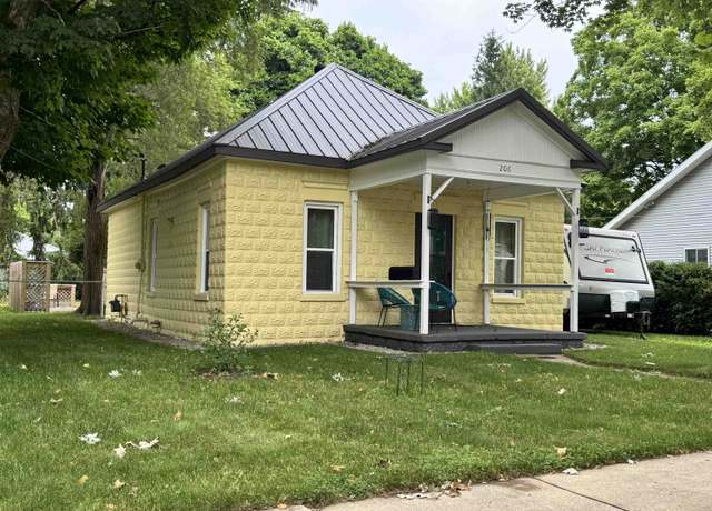 Property at 206 W State St, Clare, MI 48617, 1 bed, 1 bath