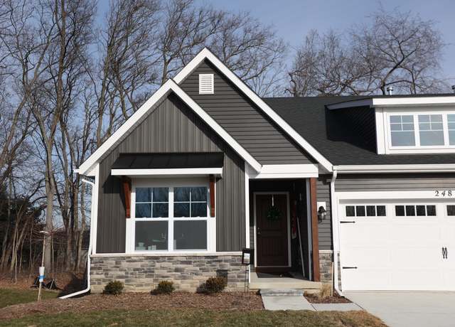 Property at 1020 Camellia Cir #47, Howell, MI 48843, 2 beds, 2 baths