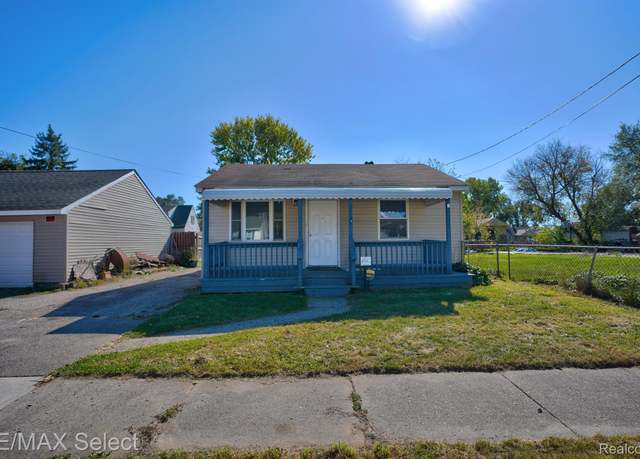 Property at 2064 E Parkwood Ave, Burton, MI 48529, 3 beds, 1.5 baths