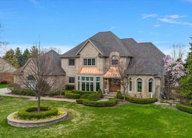 Property at 152 Oakbridge Dr, Rochester, MI 48306, 4 beds, 3.5 baths