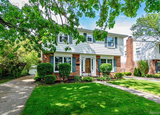 Property at 4220 Arlington Dr, Royal Oak, MI 48073, 4 beds, 2.5 baths