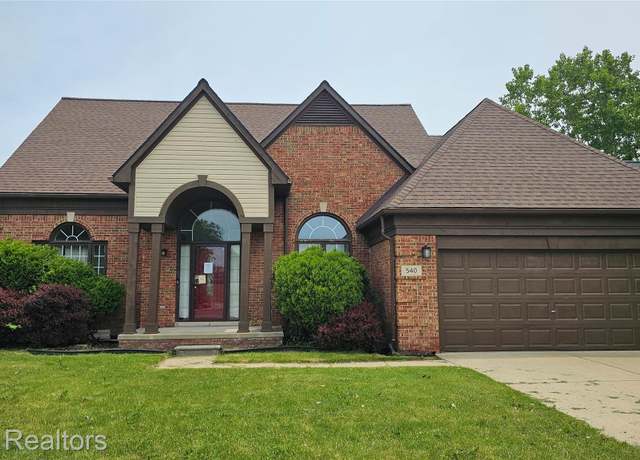 Property at 540 Clairpointe Woods Dr, Detroit, MI 48215, 3 beds, 2.5 baths